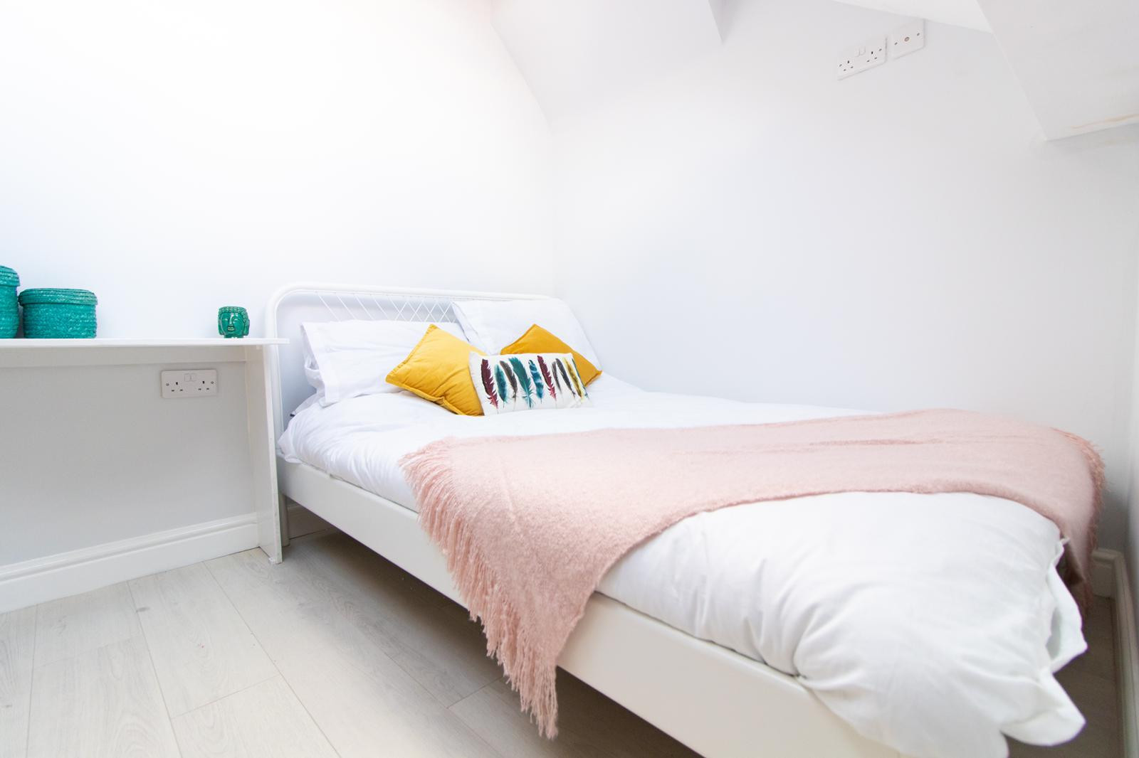  6 Bedroom House - 85 Halsbury Road  -  Halsbury Road  - Gallery -  9