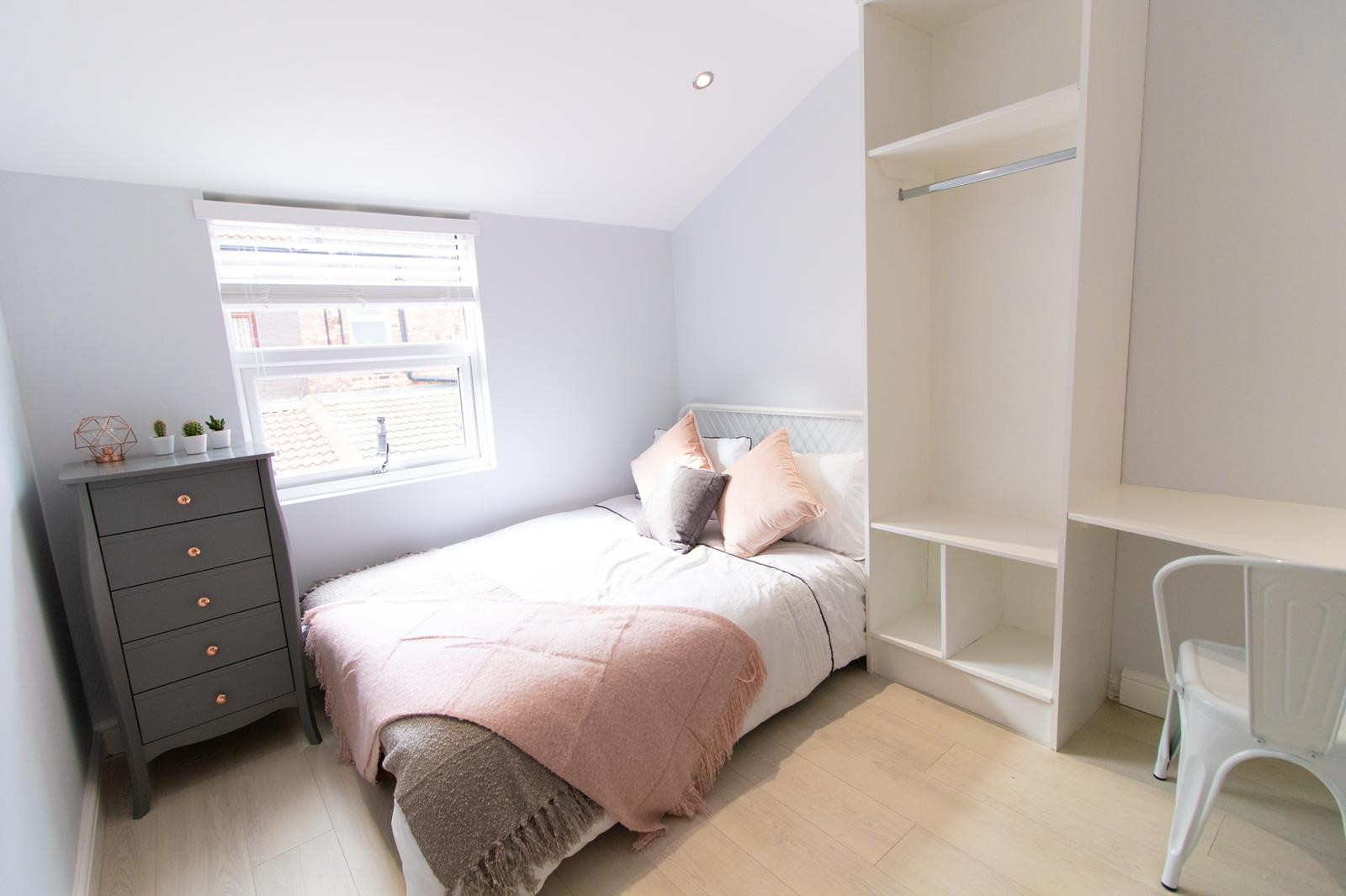  6 Bedroom House - 85 Halsbury Road  -  Halsbury Road  - Gallery -  5