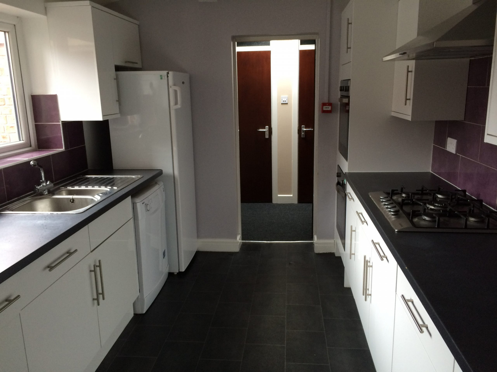 8 Bedroom House - 73 Dallas Street - Dallas Street - Gallery - 11