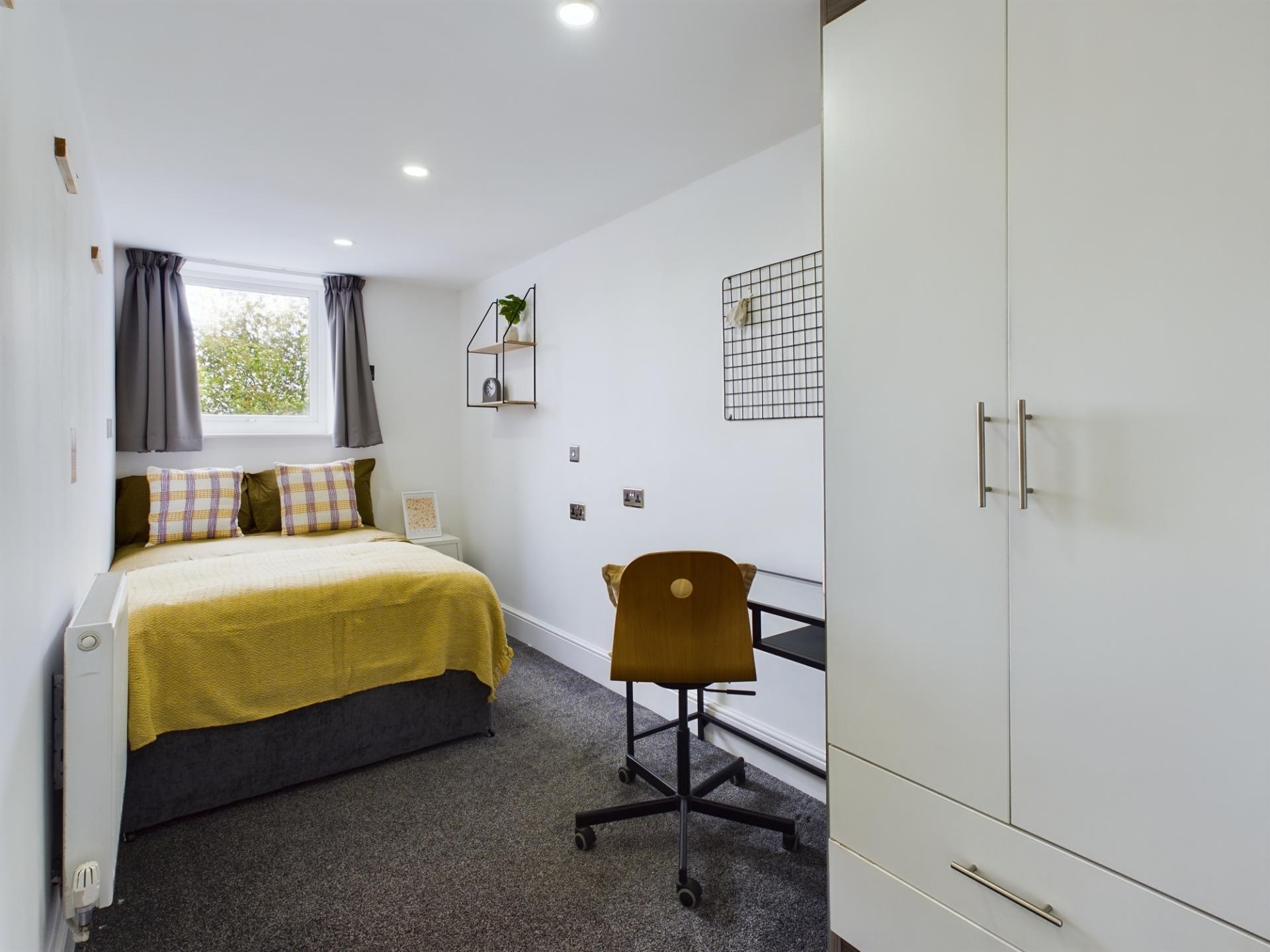  4 Bedroom House - 265 Edge Lane  -  Edge Lane  - Gallery -  6