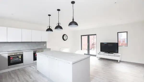 7 Bedroom House - 6 Well Meadow Drive - Well Meadow - Gallery - 3