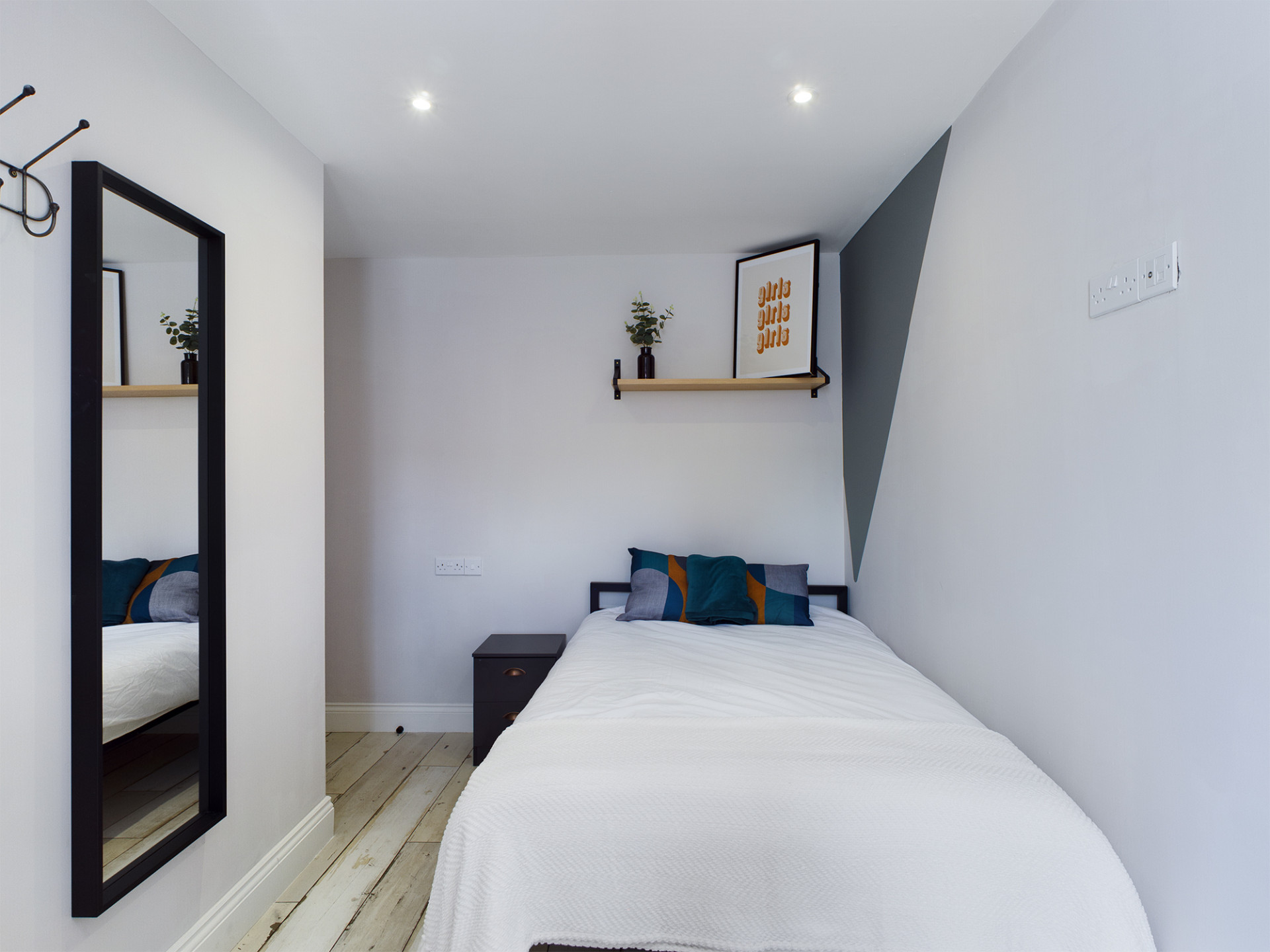 7 Bedroom House - 4 Well Meadow Drive - Well Meadow - Gallery - 1