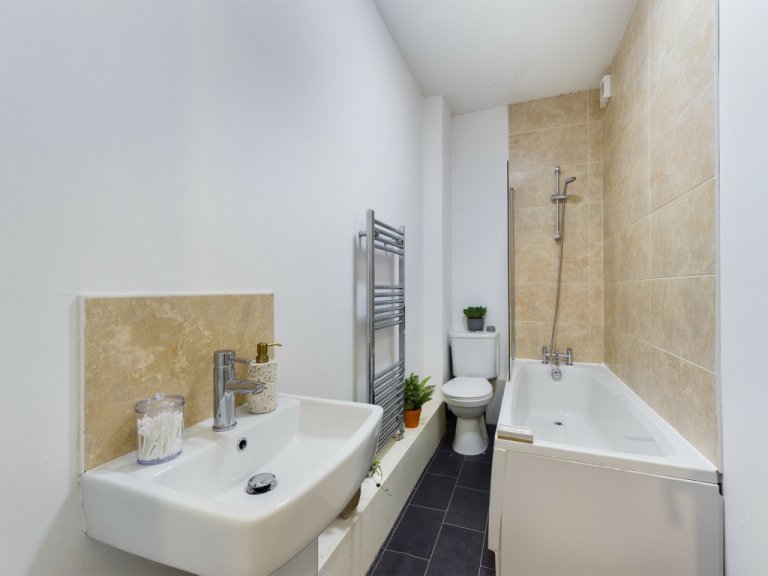  6 Bedroom House - 36 Brae St  -  Brae Street  - Gallery -  2