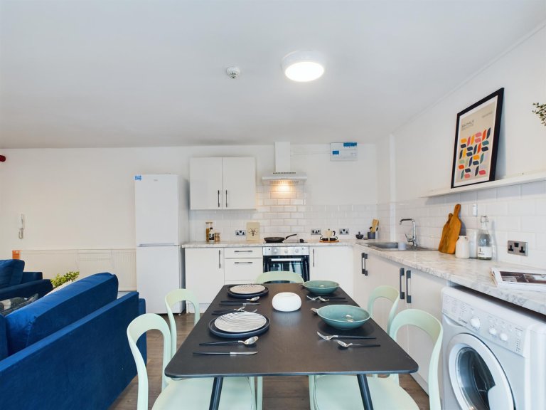  6 Bedroom House - 3 Clint Rd  -  Windsor House, 2 Clint Road  - Gallery -  3