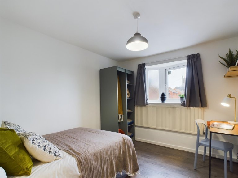  6 Bedroom House - 3 Clint Rd  -  Windsor House, 2 Clint Road  - Gallery -  4