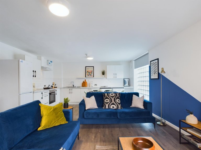  6 Bedroom House - 3 Clint Rd  -  Windsor House, 2 Clint Road  - Gallery -  7