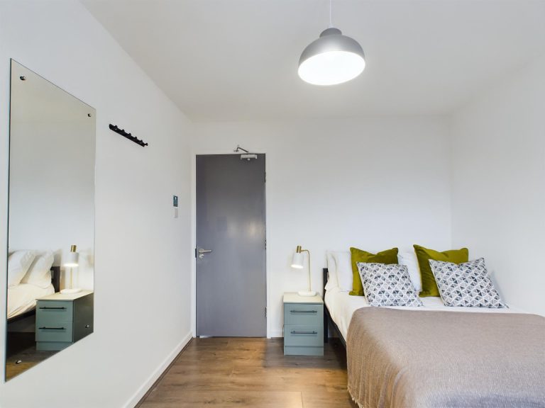  6 Bedroom House - 2 Clint Rd  -  Windsor House, 2 Clint Road  - Gallery -  8