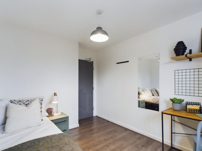  6 Bedroom House - 2 Clint Rd  -  Windsor House, 2 Clint Road  - Gallery -  3