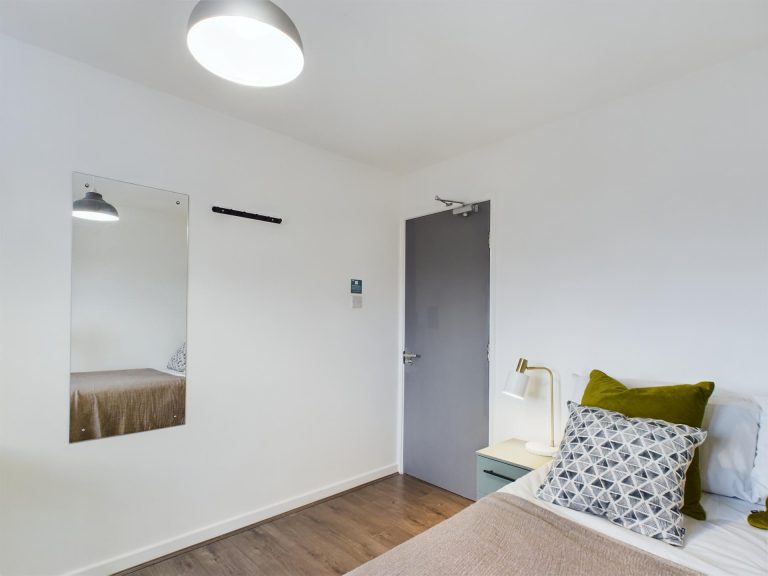  6 Bedroom House - 2 Clint Rd  -  Windsor House, 2 Clint Road  - Gallery -  6