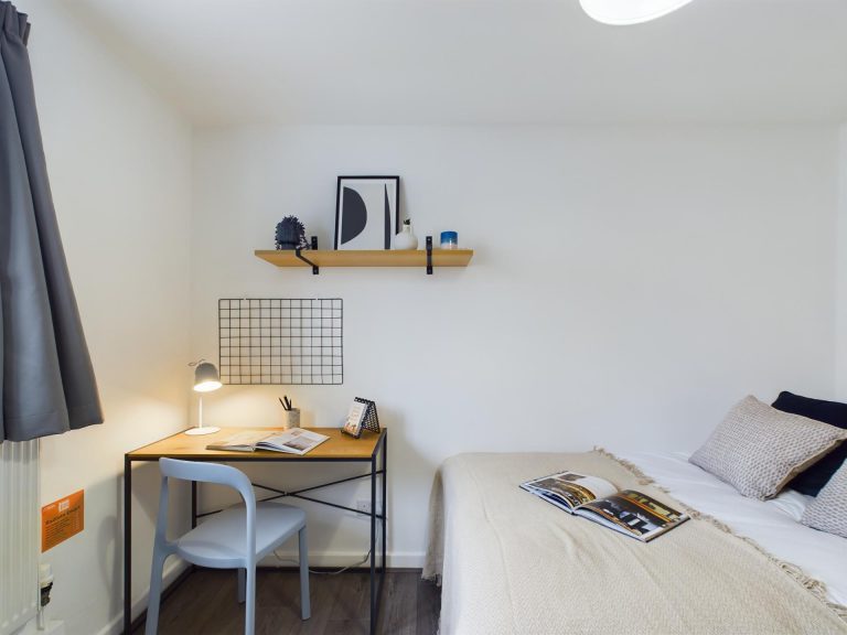  6 Bedroom House - 2 Clint Rd  -  Windsor House, 2 Clint Road  - Gallery -  12