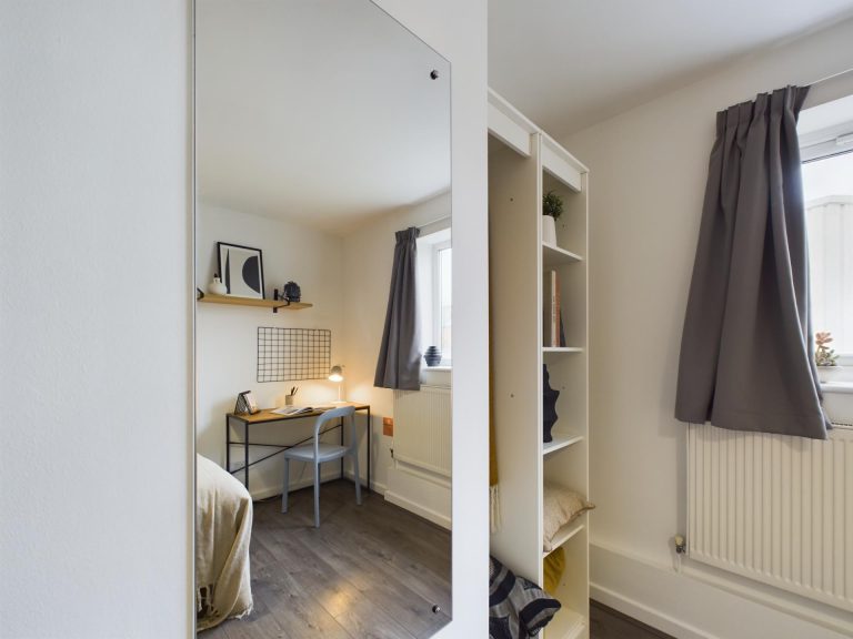  6 Bedroom House - 2 Clint Rd  -  Windsor House, 2 Clint Road  - Gallery -  9