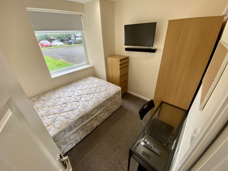  4 Bedroom House - 151 Minster  -  Minster Court  - Gallery -  3