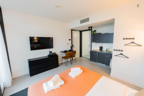 Bright studio in well-connected Katendrecht - Gallery - 34