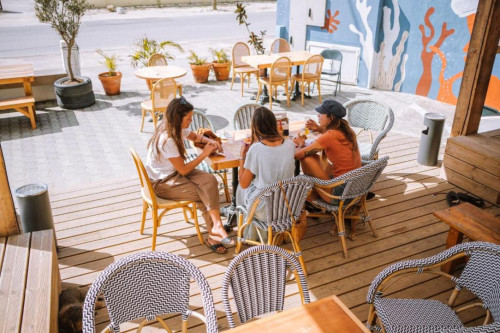 Vibrant Coliving Experience with Pool Near Baleal Beaches