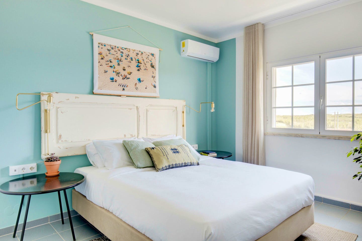 Standard Room (Queen) - Vibrant Coliving Experience with Pool Near Baleal Beaches - Gallery - 1