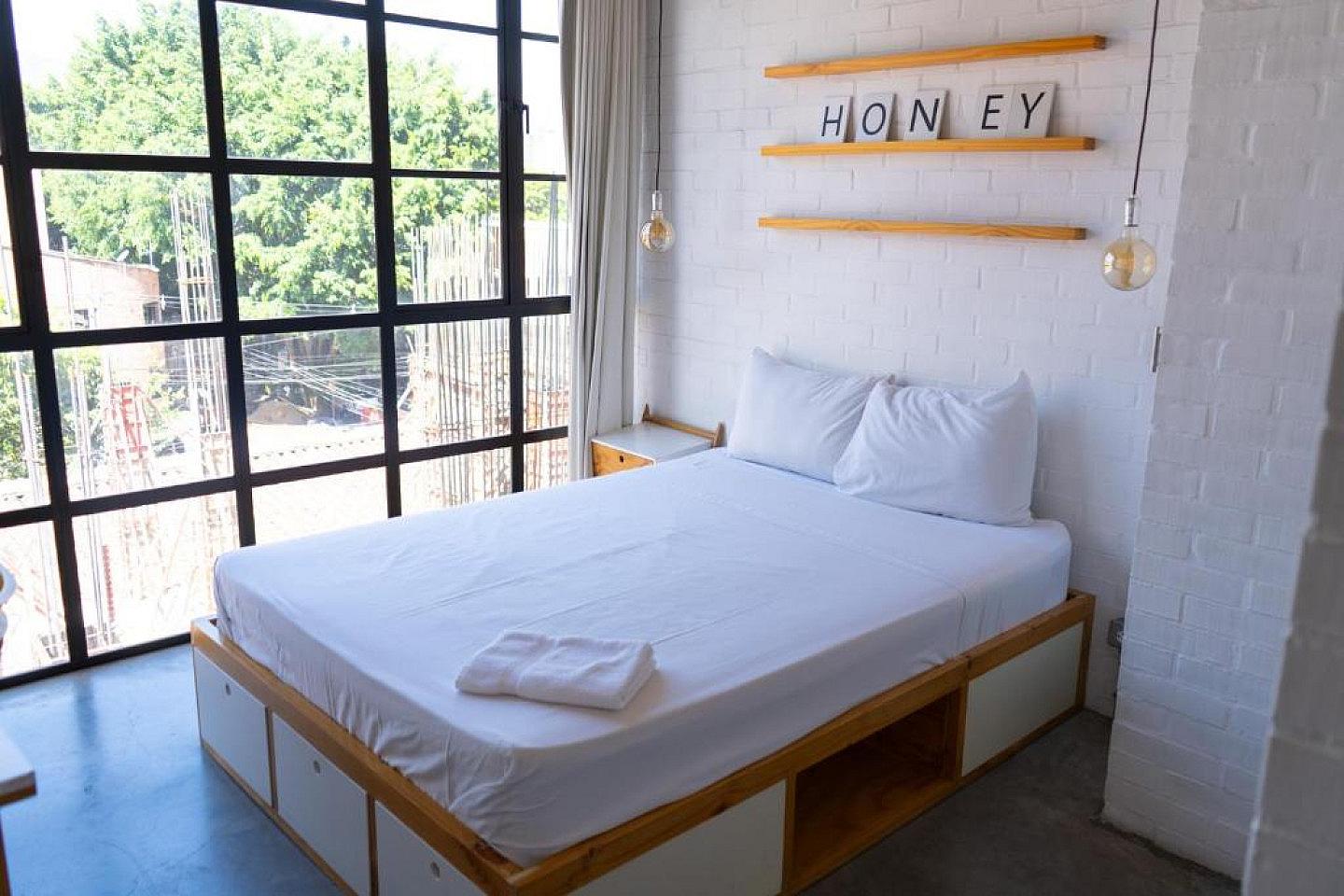 Space Loft With Natural Light - 1
