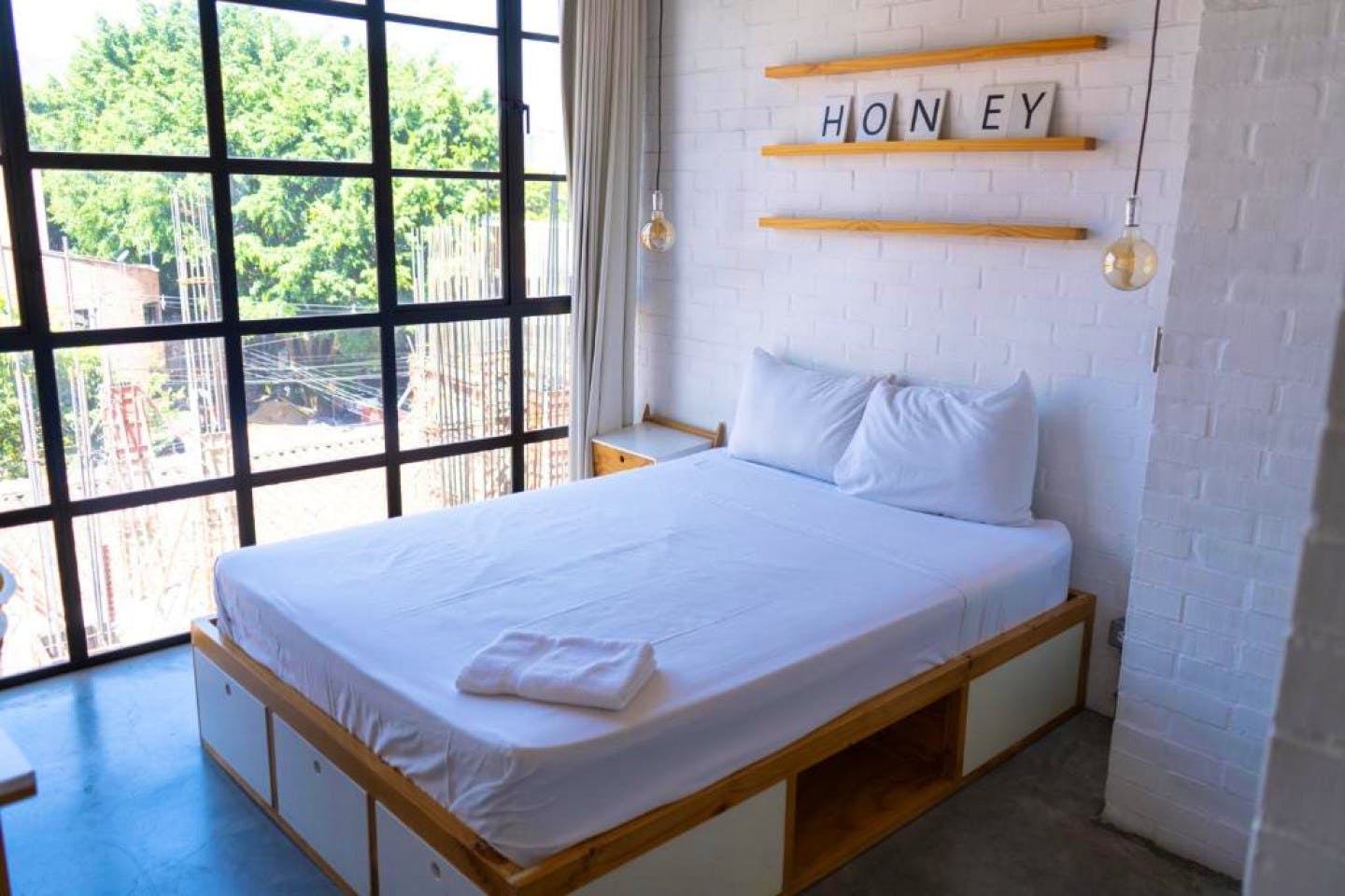 Space Loft With Natural Light - Coliving Studios and Creative Coworking in Medellín's Laureles Neighborhood - Gallery - 12