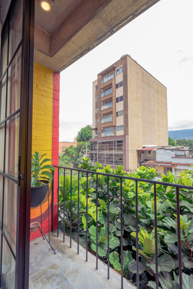 Loft With Green View Balcony - Coliving Studios and Creative Coworking in Medellín's Laureles Neighborhood - Gallery - 10