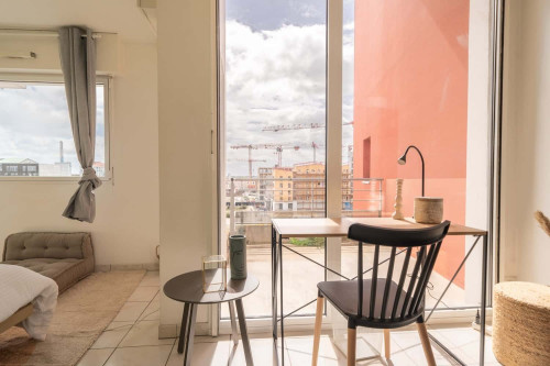 Move into this chic 14 m² room in a coliving space in Nantes