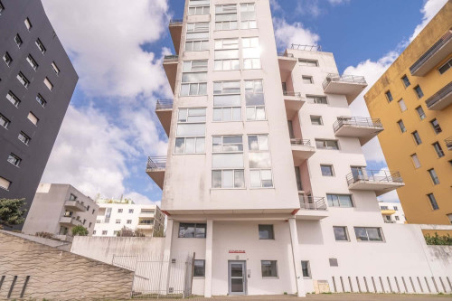 Move into this chic 14 m² room in a coliving space in Nantes