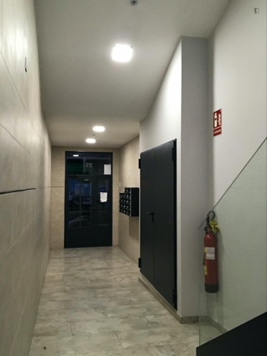 Double bedroom in 3-bedroom house - Gallery - 8