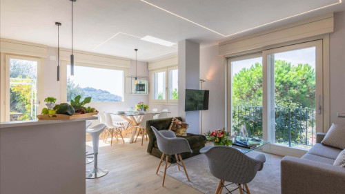 Luxury Apartment in Modern Villa Unit 2 - Gallery - 24