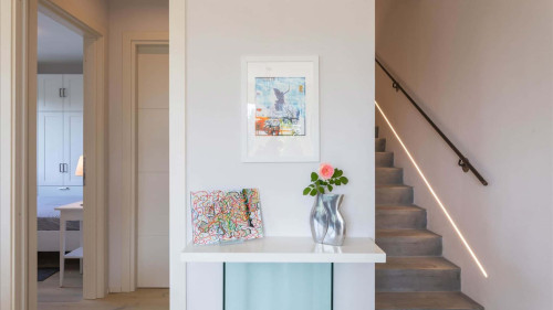 Luxury Apartment in Modern Villa Unit 2 - Gallery - 17
