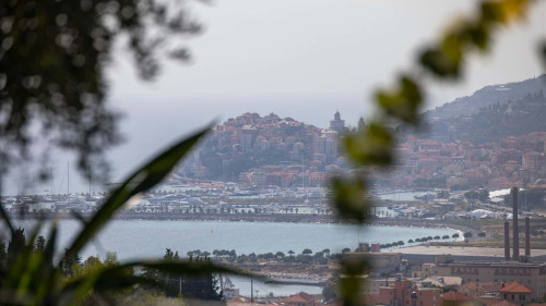 Luxury Apartment in Modern Villa Unit 2