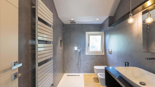Luxury Apartment in Modern Villa Unit 2 - Gallery - 13