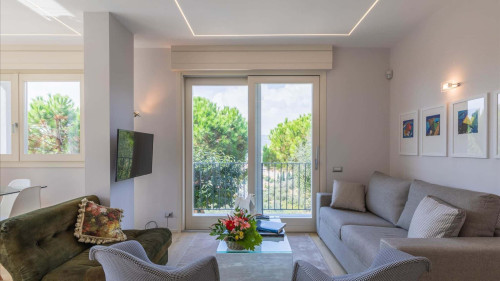 Luxury Apartment in Modern Villa Unit 2 - Gallery - 25