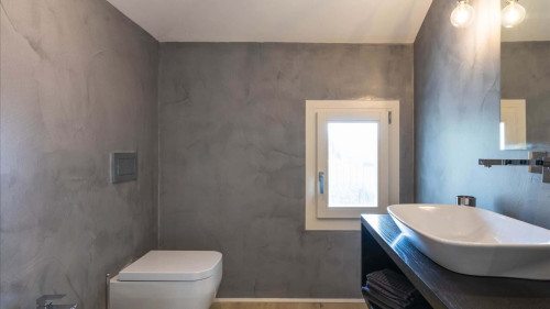 Luxury Apartment in Modern Villa Unit 2 - Gallery - 8