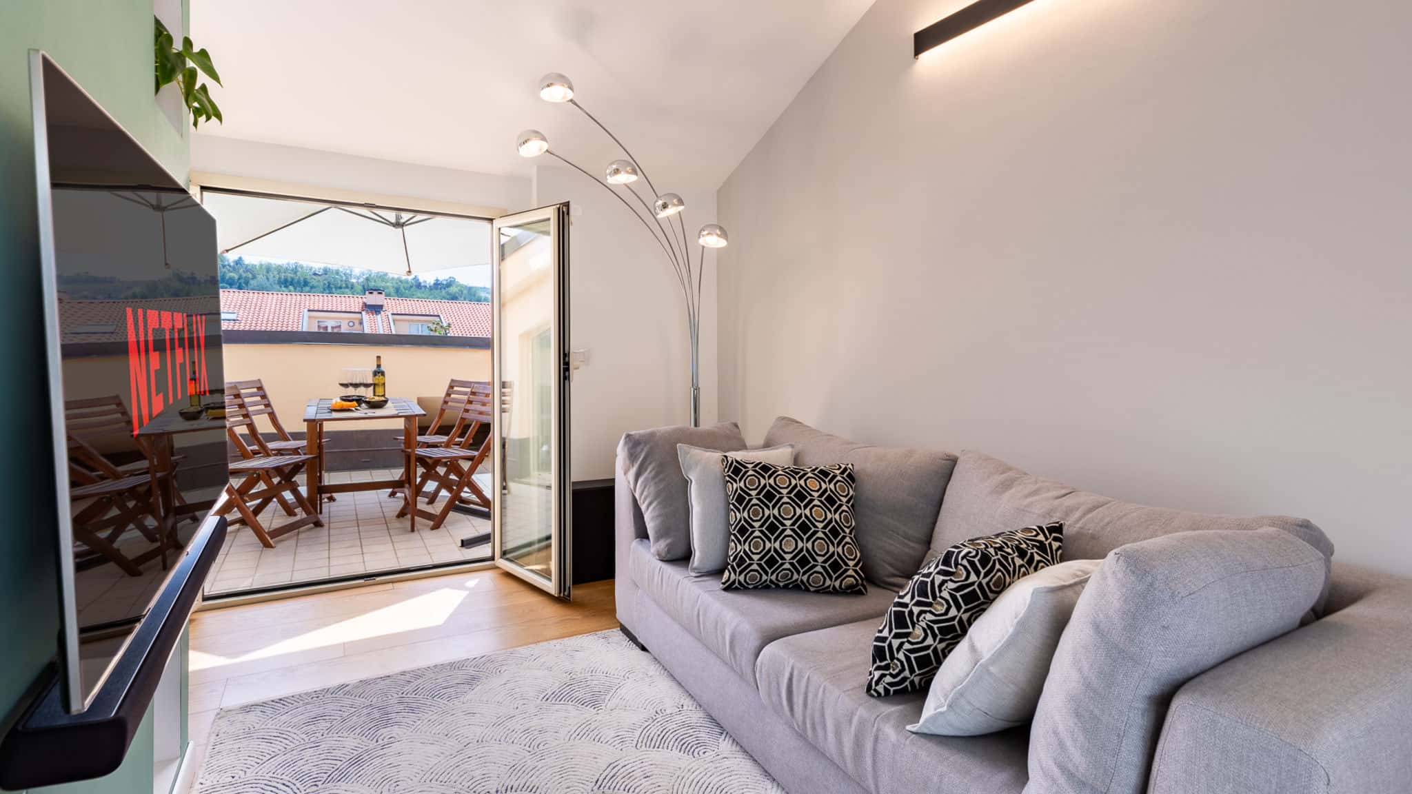  Modern Apartment Double Terrace And Free Parking  -  Modern Apartment Double Terrace and Free Parking  - Gallery -  1