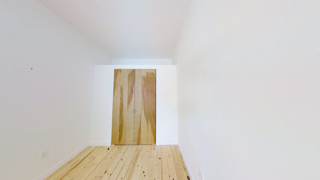 #1840: Prospect Lefferts Gardens - Queen Bedroom C - 5