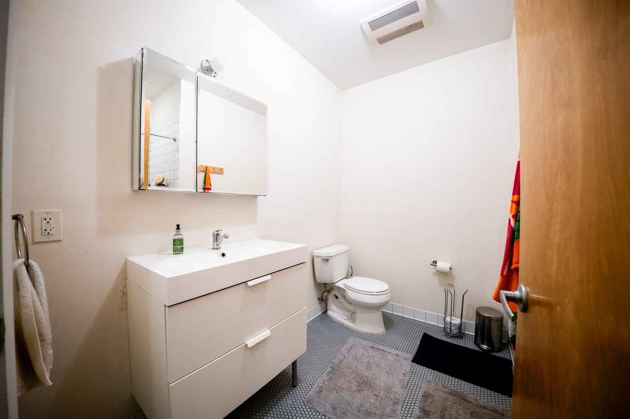 #1840: Prospect Lefferts Gardens - Queen Bedroom D - #1840: Prospect Lefferts Gardens - Gallery - 10