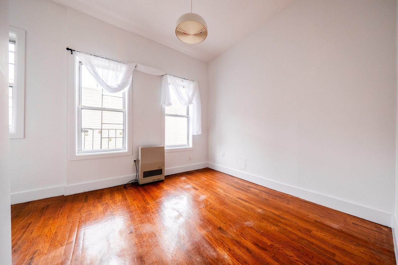 #1848: Bushwick - Queen Bedroom A - 7