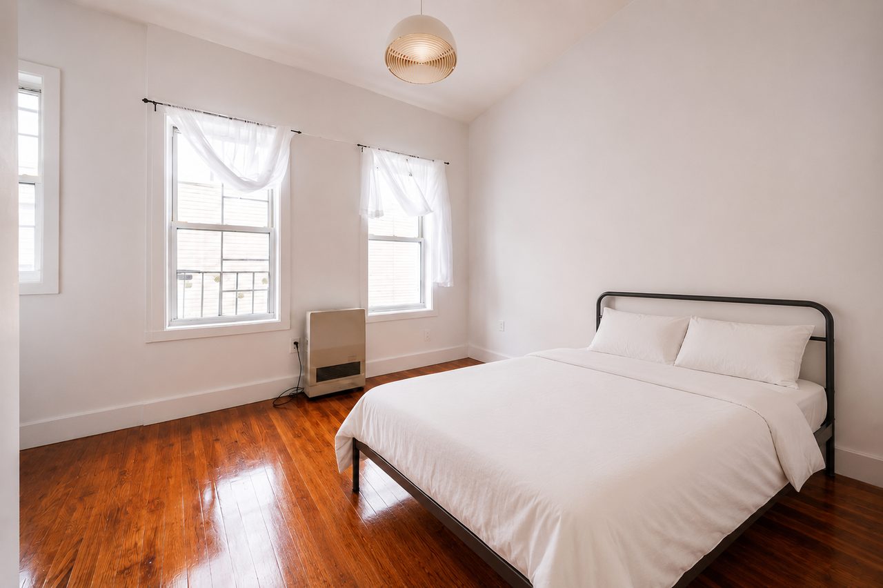 #1848: Bushwick - Queen Bedroom A - 6