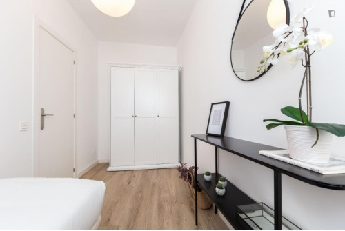 Spacious 3-bedroom flat in Ciutat Vella