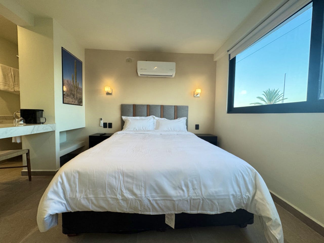 Queen Bed Room - 15