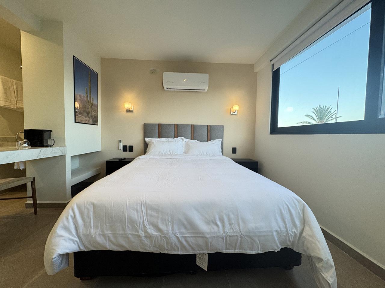 Queen Bed Room - 9