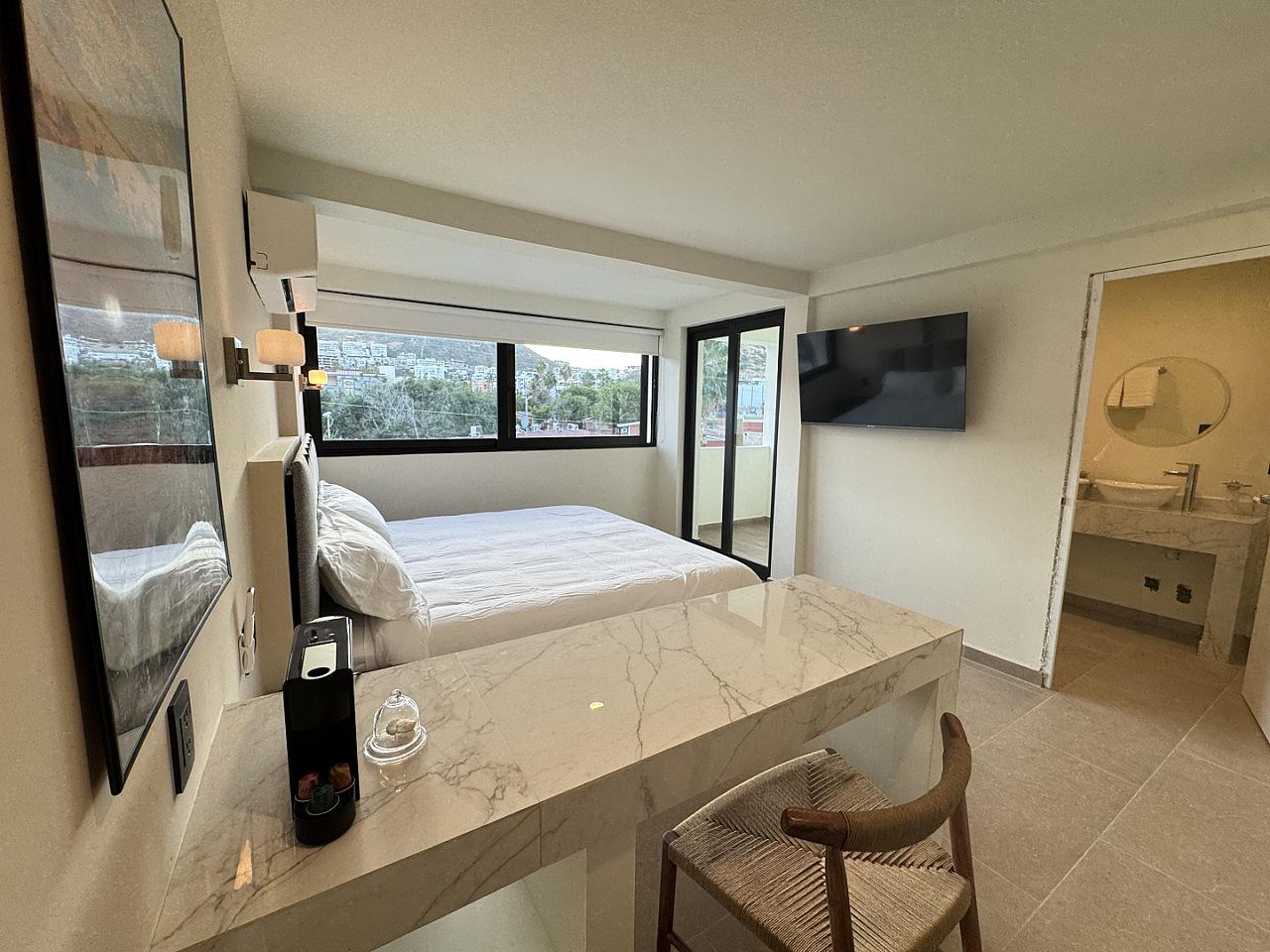King Bed Room - 21