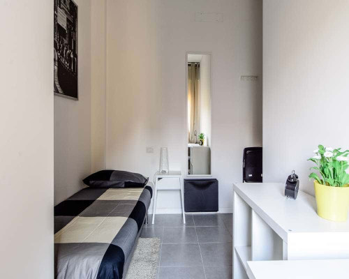 Stanza in Via Oreste Regnoli