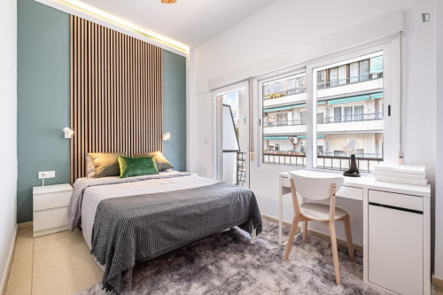 Excellent double bedroom in Benalua
