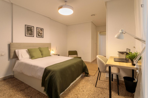 Bedroom for rent in Teniente Duran 17, Alicante