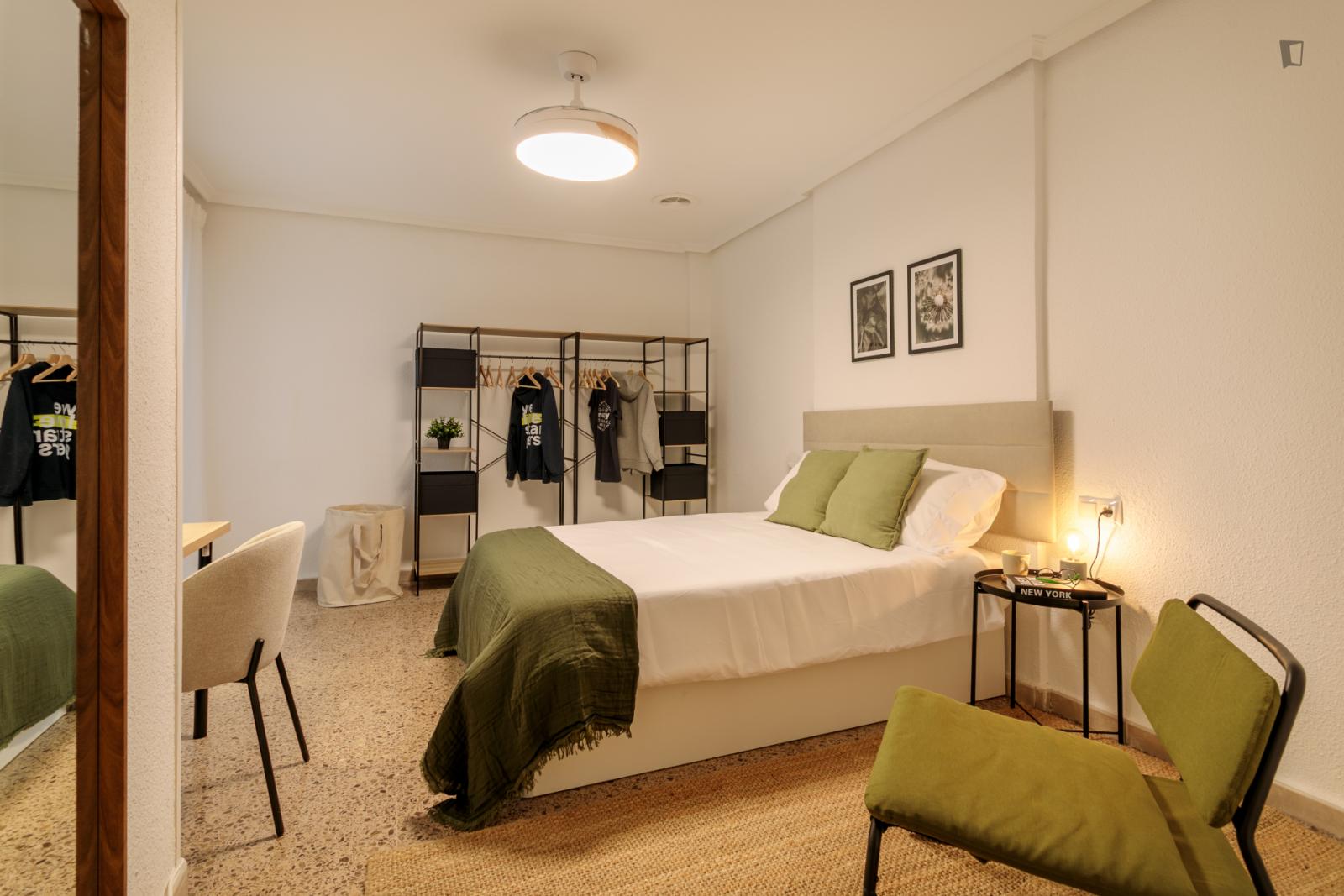  Bedroom For Rent In Teniente Duran 17, Alicante  -  Bedroom for rent in Teniente Duran 17, Alicante  - Gallery -  1