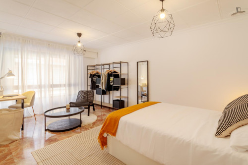 Bedroom for rent in Teniente Duran 17, Alicante