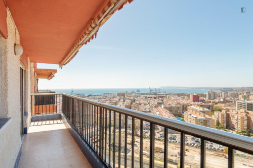 Bedroom for rent in Bono Guarner 21, Alicante