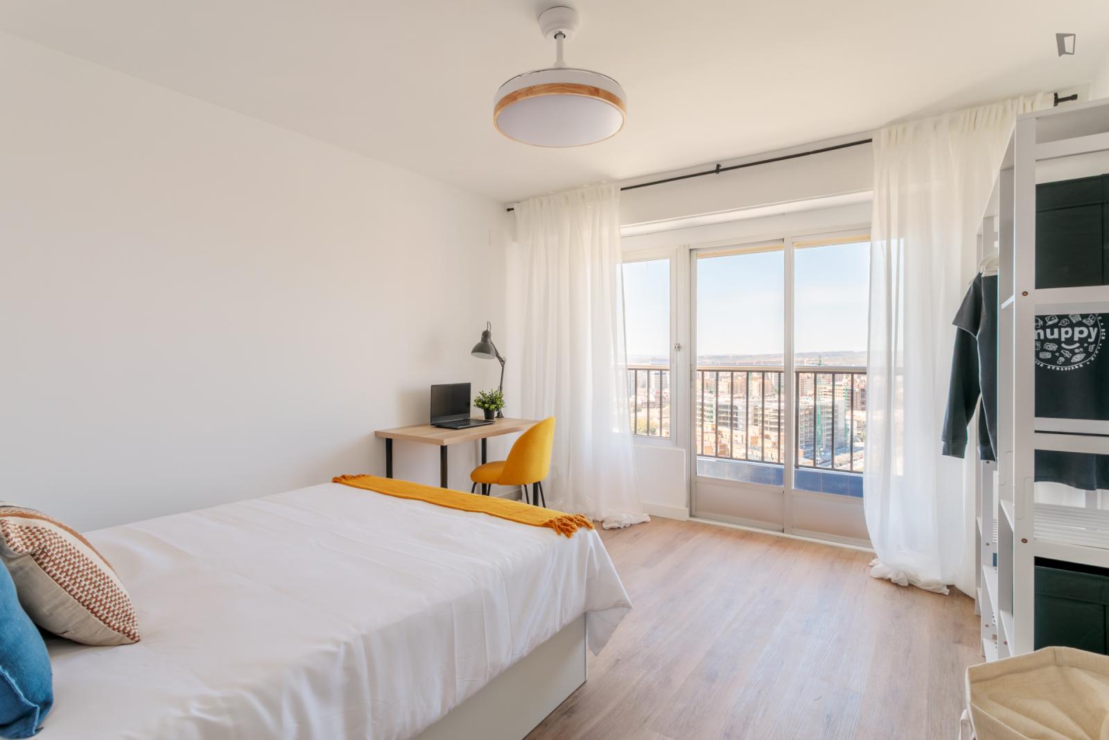 Bedroom For Rent In Bono Guarner 21, Alicante - 1