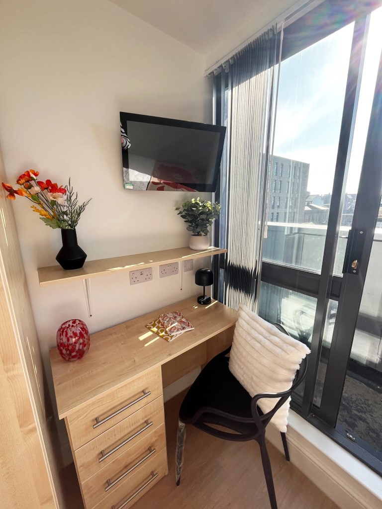 En-Suite With Balcony - St Andrews Church - Gallery - 14