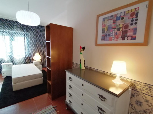 Sunny bedroom not far from IPS