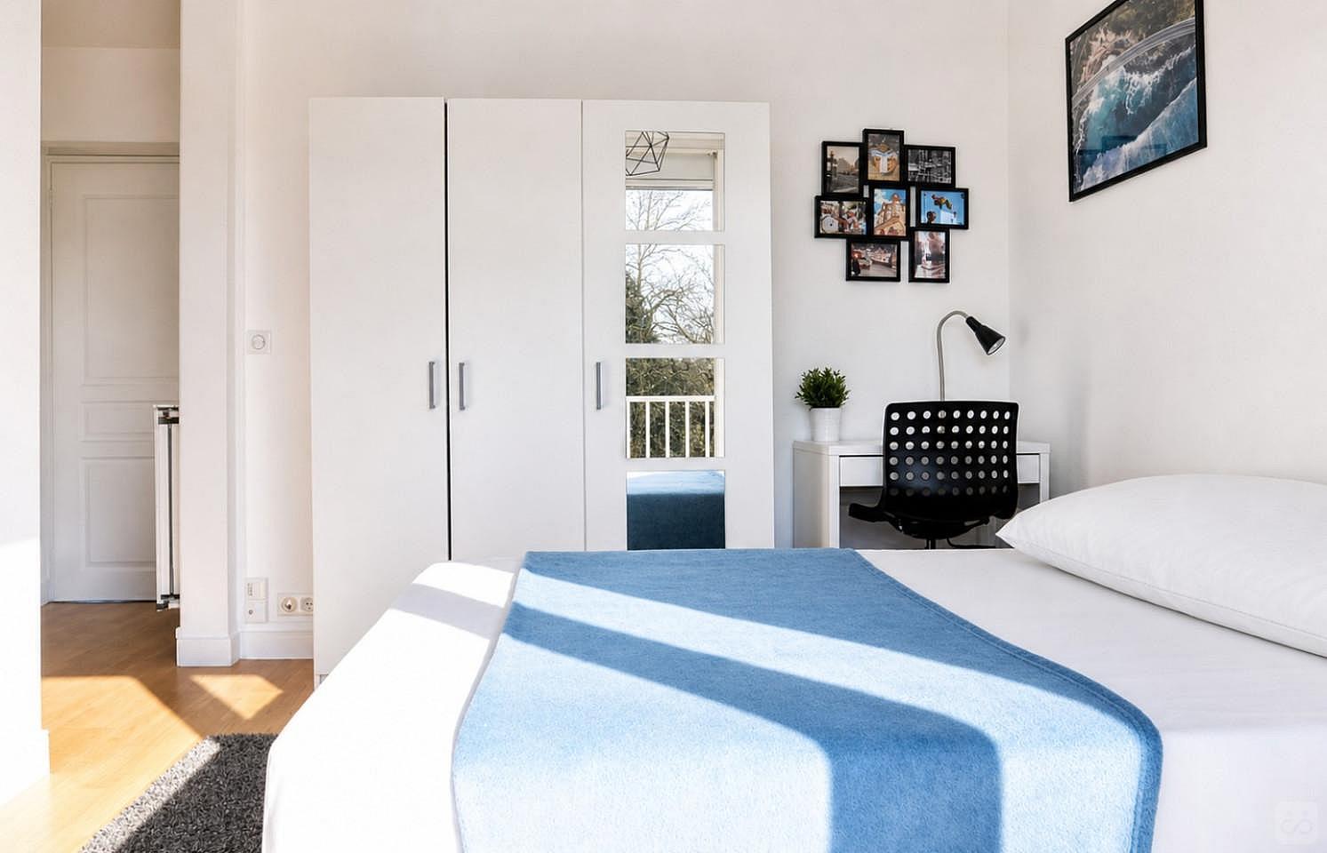 Large Bedroom With Balcony - 15m² - NT1 - 3